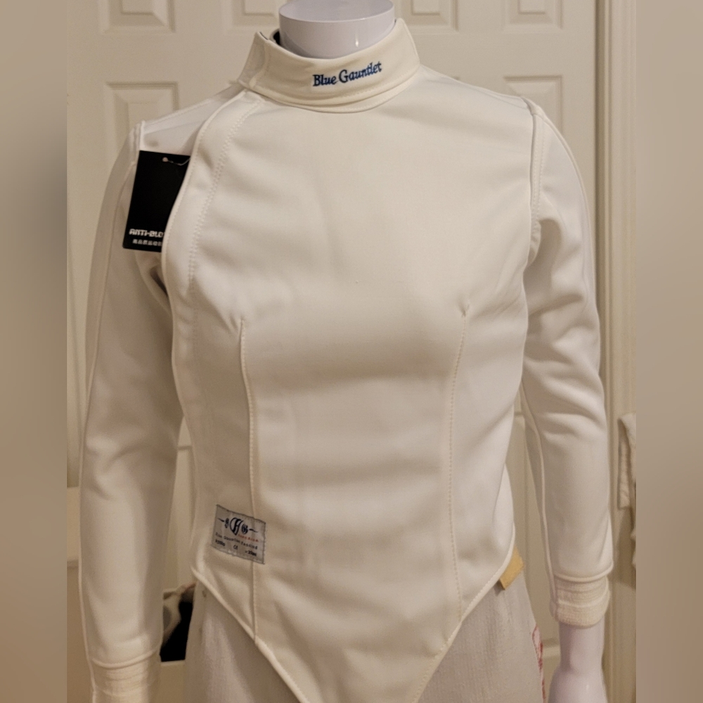 NWT Blue Gauntlet Women's Stretch LH Fencing Jacket, Women's 40, 350NW